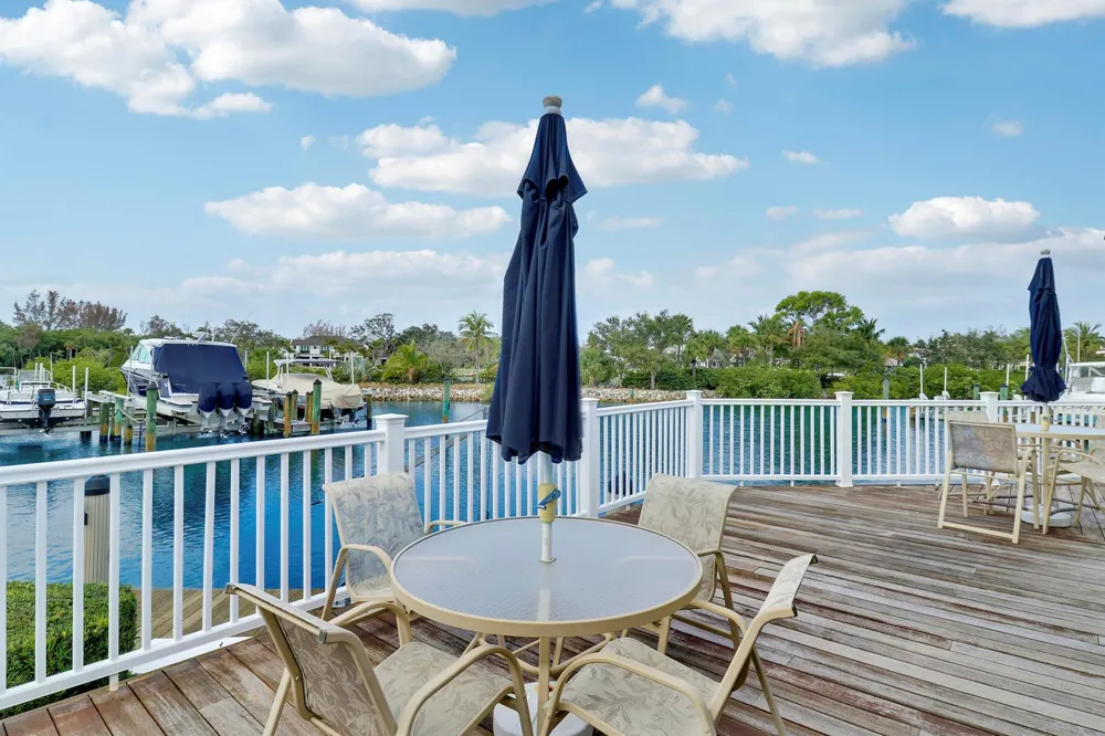 12 Grand Bay Circle Juno Beach, FL 33408