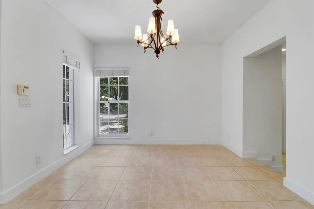 12 Grand Bay Circle Juno Beach, FL 33408