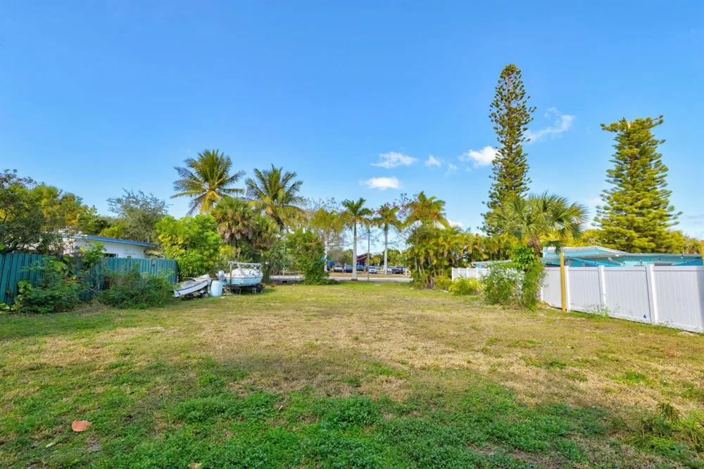 Seaway Drive Fort Pierce, FL 34949