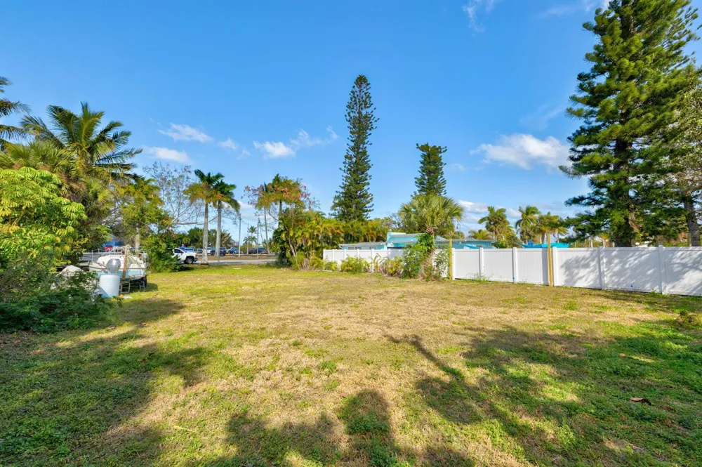 Seaway Drive Fort Pierce, FL 34949
