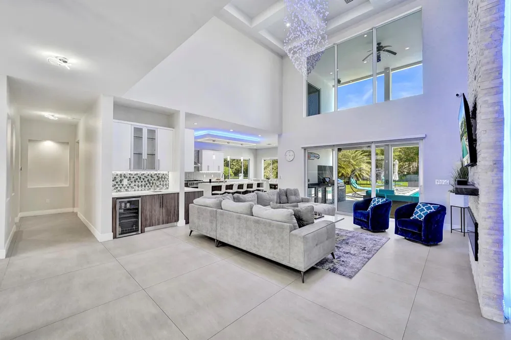 11201 SW 3rd Street Plantation, FL 33325