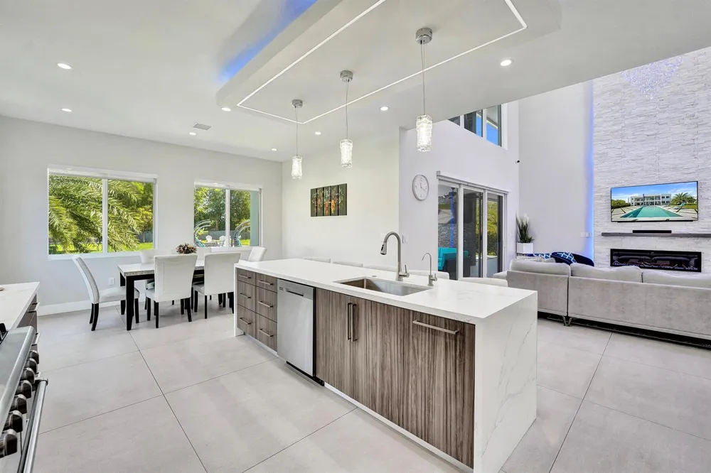 11201 SW 3rd Street Plantation, FL 33325