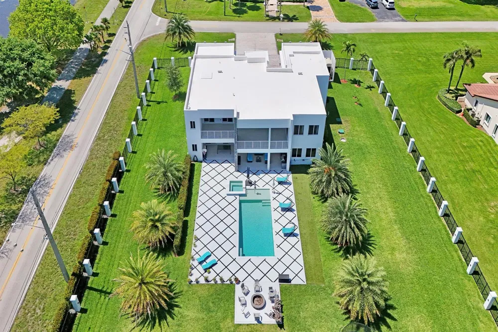 11201 SW 3rd Street Plantation, FL 33325
