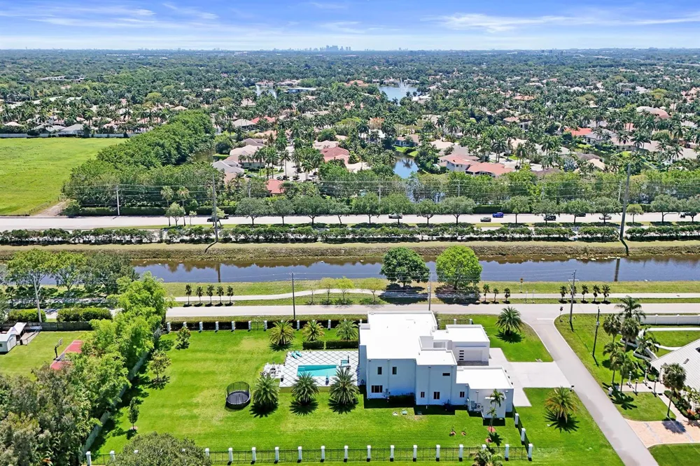 11201 SW 3rd Street Plantation, FL 33325