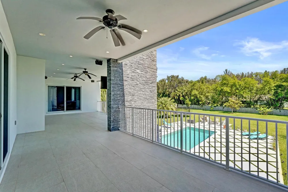 11201 SW 3rd Street Plantation, FL 33325