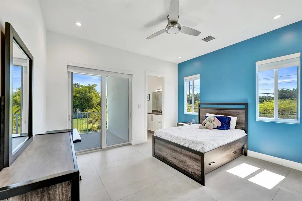 11201 SW 3rd Street Plantation, FL 33325