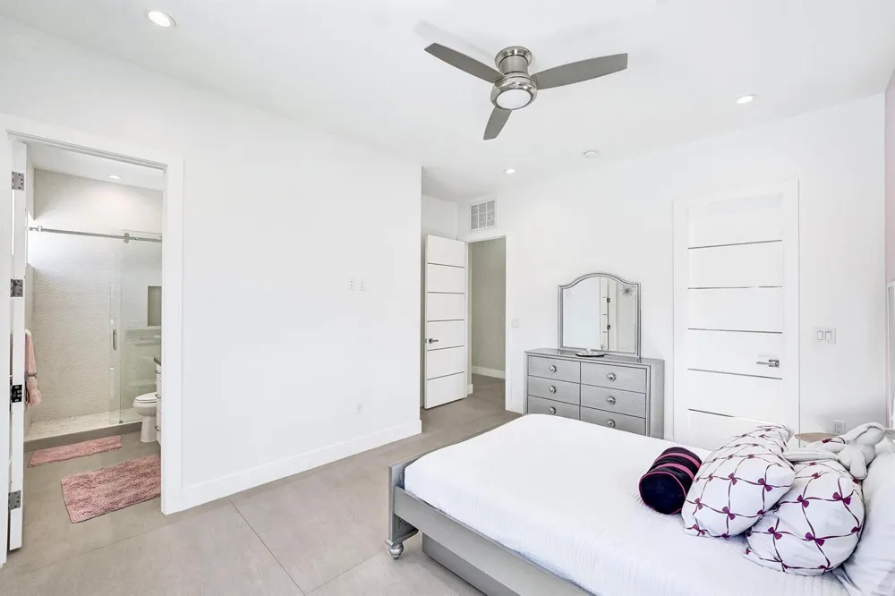 11201 SW 3rd Street Plantation, FL 33325