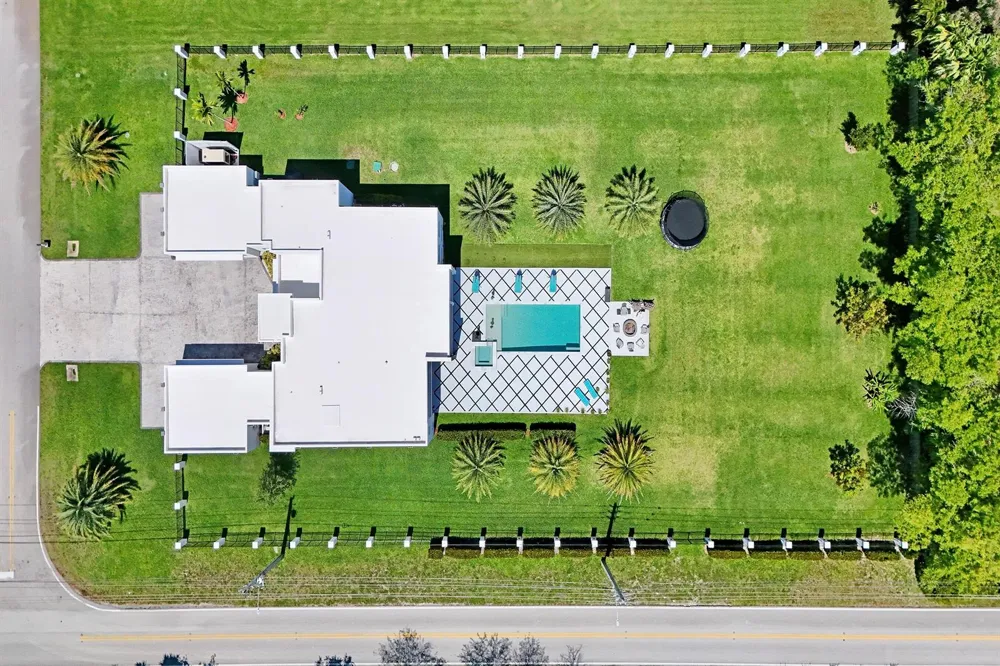 11201 SW 3rd Street Plantation, FL 33325