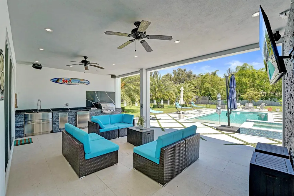 11201 SW 3rd Street Plantation, FL 33325