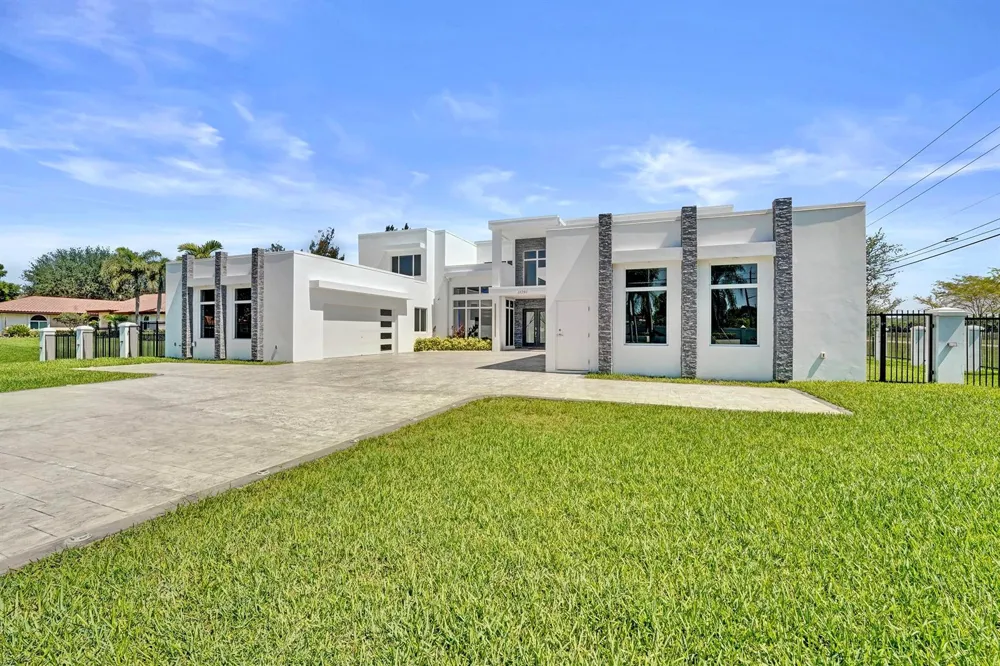 11201 SW 3rd Street Plantation, FL 33325