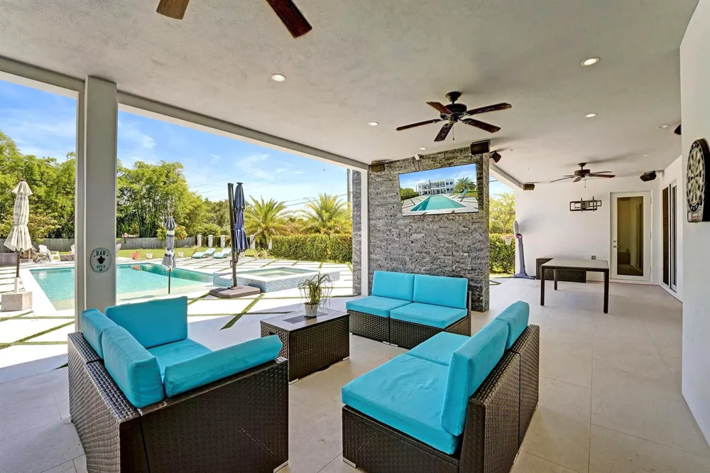 11201 SW 3rd Street Plantation, FL 33325