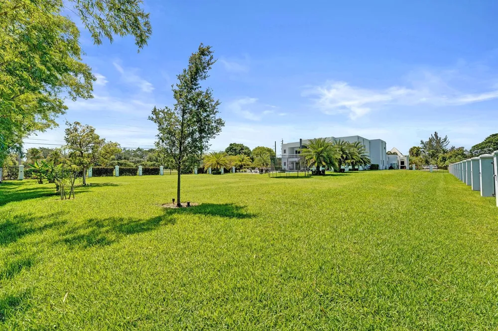 11201 SW 3rd Street Plantation, FL 33325
