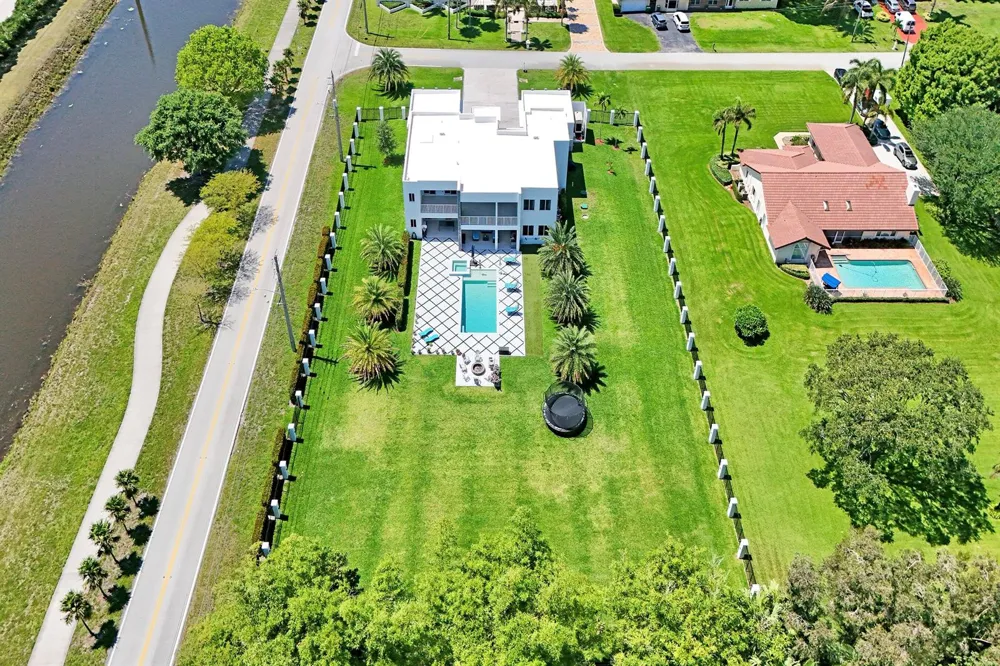 11201 SW 3rd Street Plantation, FL 33325