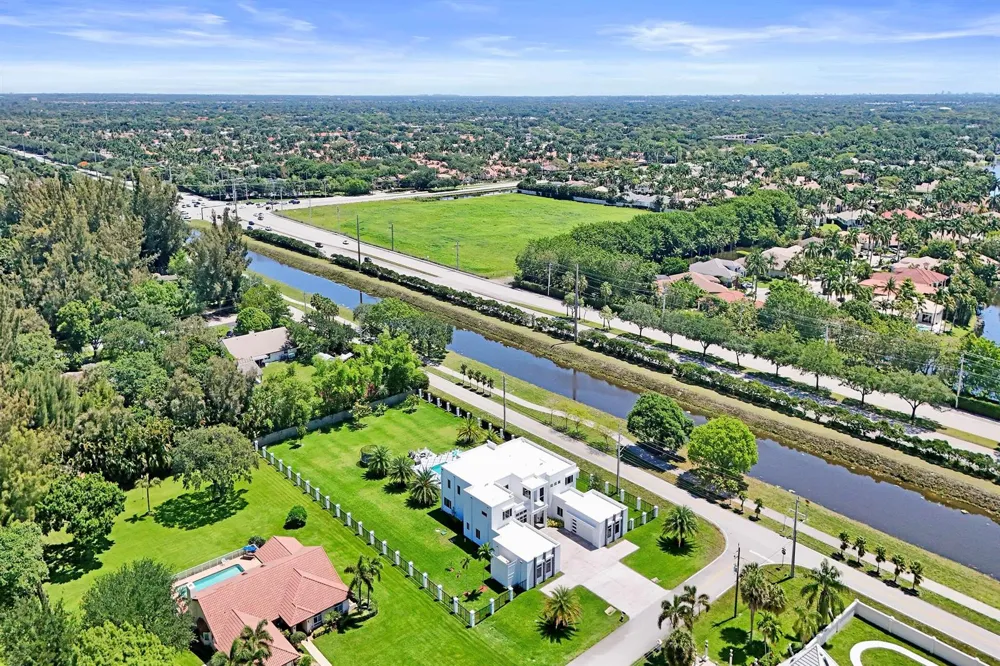 11201 SW 3rd Street Plantation, FL 33325