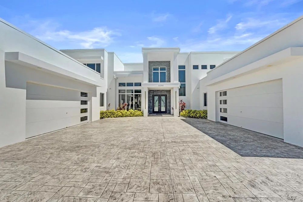 11201 SW 3rd Street Plantation, FL 33325