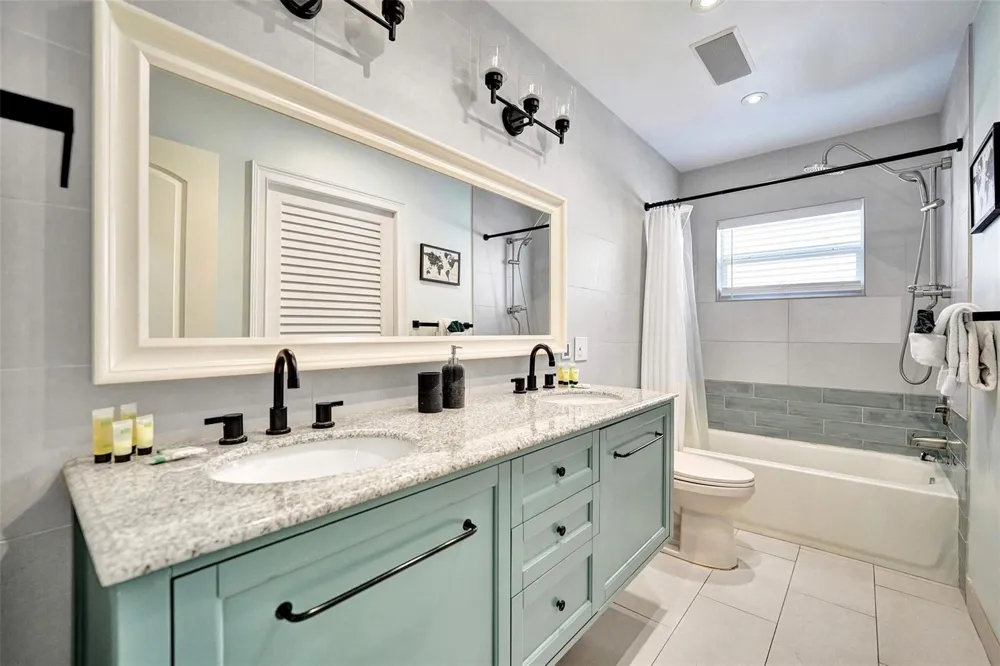 210 SE Park Street Dania Beach, FL 33004