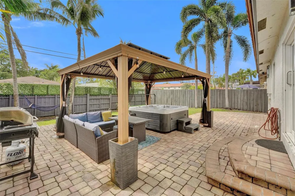 210 SE Park Street Dania Beach, FL 33004