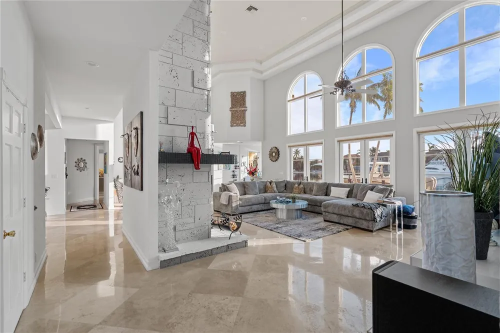 2833 NE 32nd Street Lighthouse Point, FL 33064
