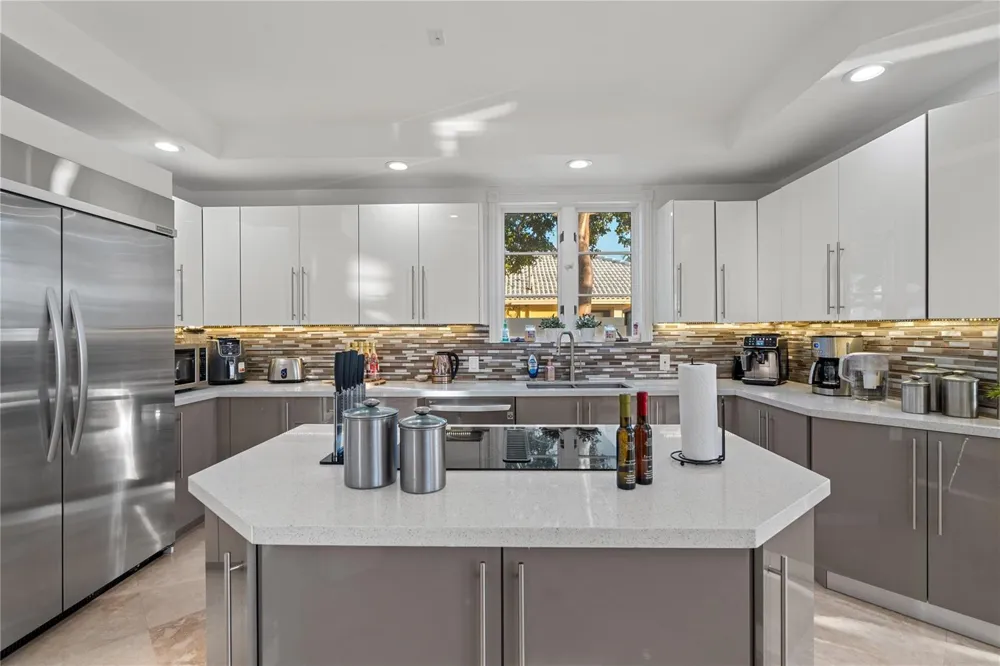 2833 NE 32nd Street Lighthouse Point, FL 33064