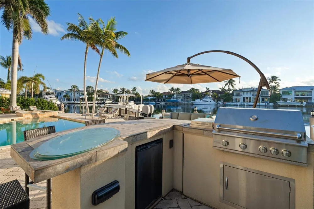 2833 NE 32nd Street Lighthouse Point, FL 33064