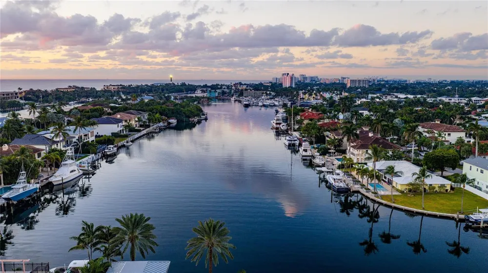 2833 NE 32nd Street Lighthouse Point, FL 33064