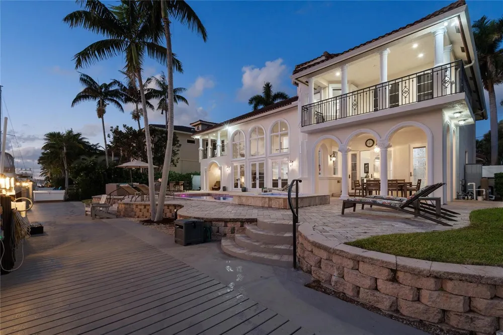 2833 NE 32nd Street Lighthouse Point, FL 33064