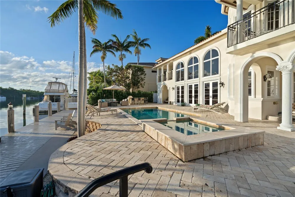 2833 NE 32nd Street Lighthouse Point, FL 33064