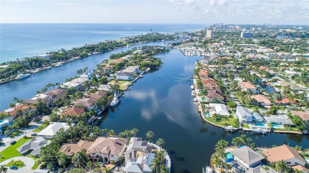2833 NE 32nd Street Lighthouse Point, FL 33064