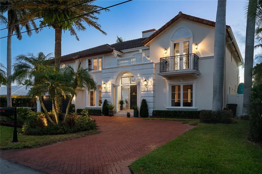 2833 NE 32nd Street Lighthouse Point, FL 33064