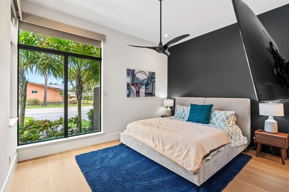 2880 NE 35th Street Lighthouse Point, FL 33064