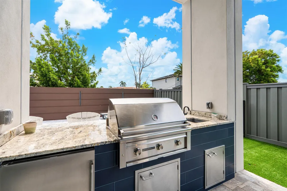 2880 NE 35th Street Lighthouse Point, FL 33064