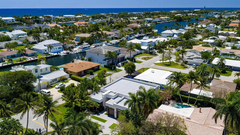 2880 NE 35th Street Lighthouse Point, FL 33064