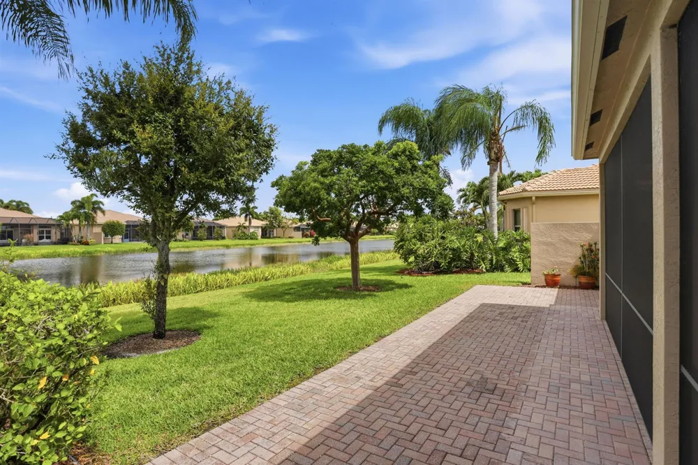 10825 Leaf Bridge Way Boynton Beach, FL 33473