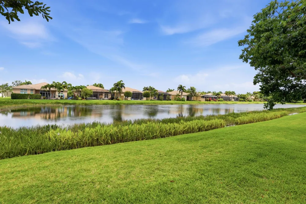 10825 Leaf Bridge Way Boynton Beach, FL 33473