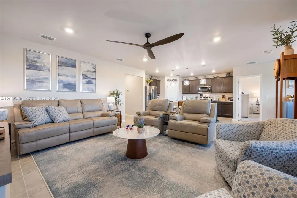 1243 Caloosa Cove Dr La Belle, FL 33935