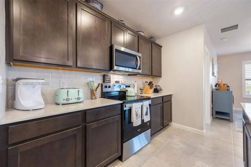 1243 Caloosa Cove Dr La Belle, FL 33935