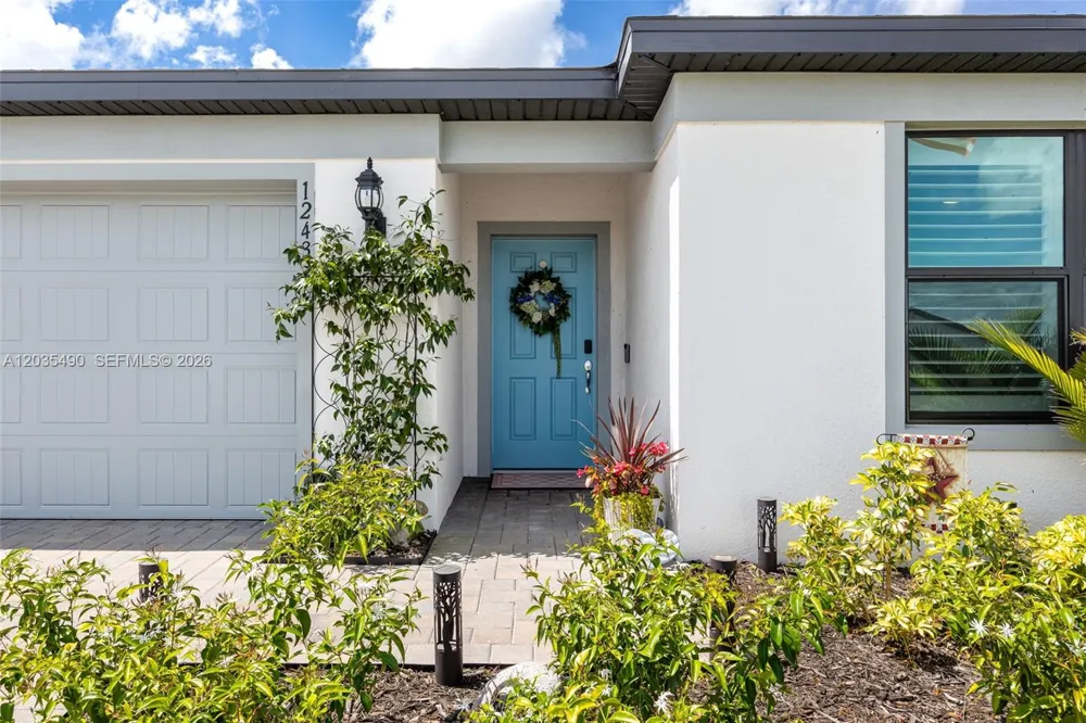 1243 Caloosa Cove Dr La Belle, FL 33935