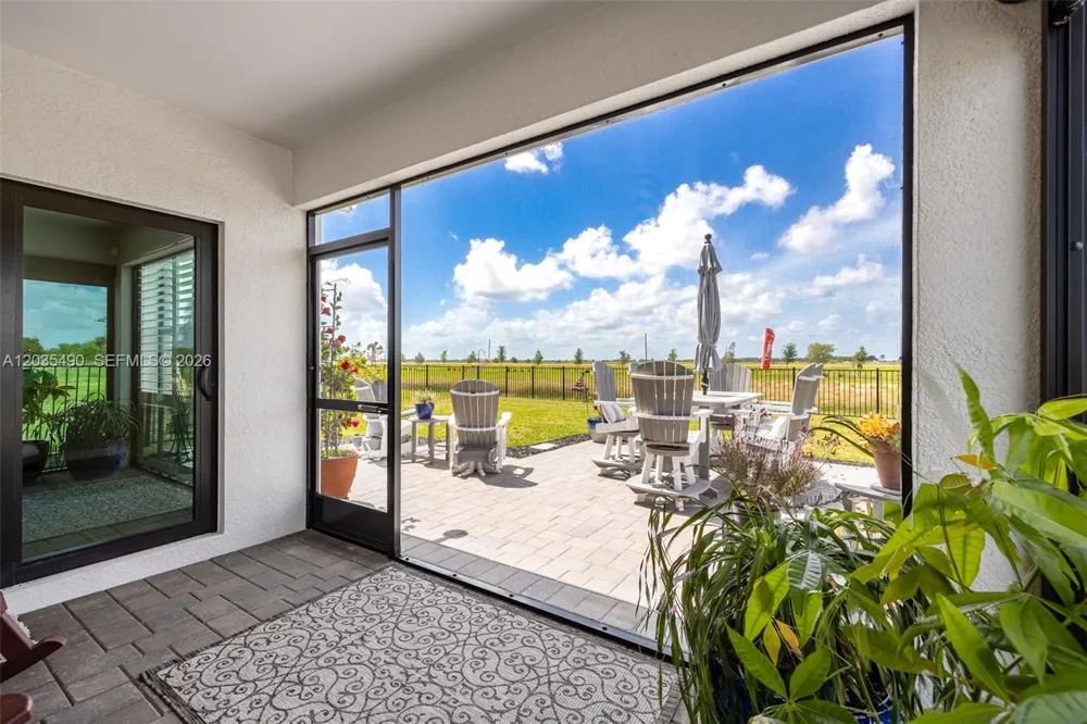 1243 Caloosa Cove Dr La Belle, FL 33935