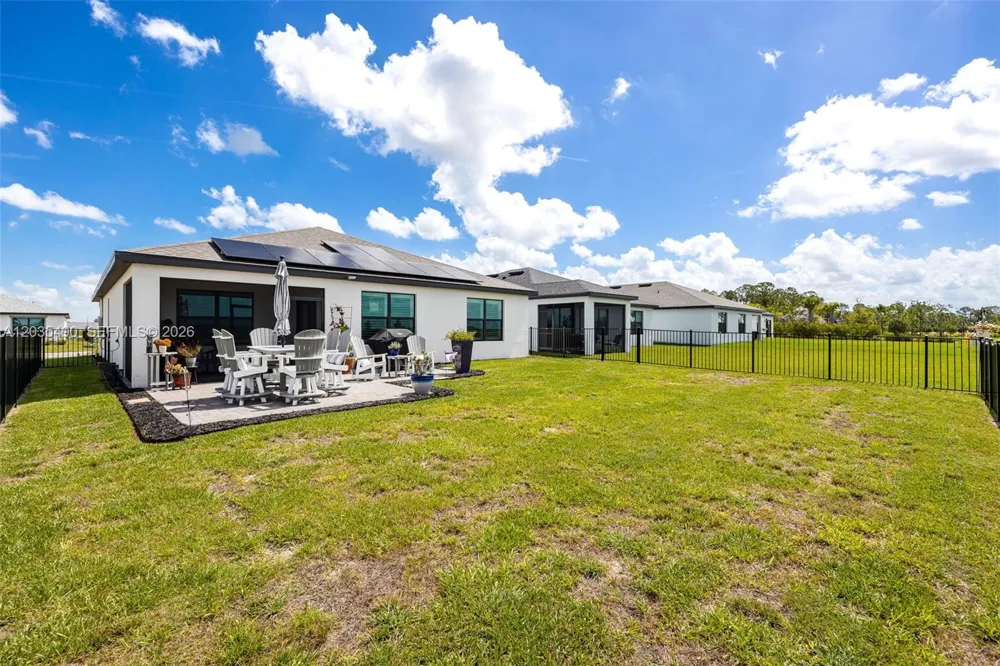 1243 Caloosa Cove Dr La Belle, FL 33935