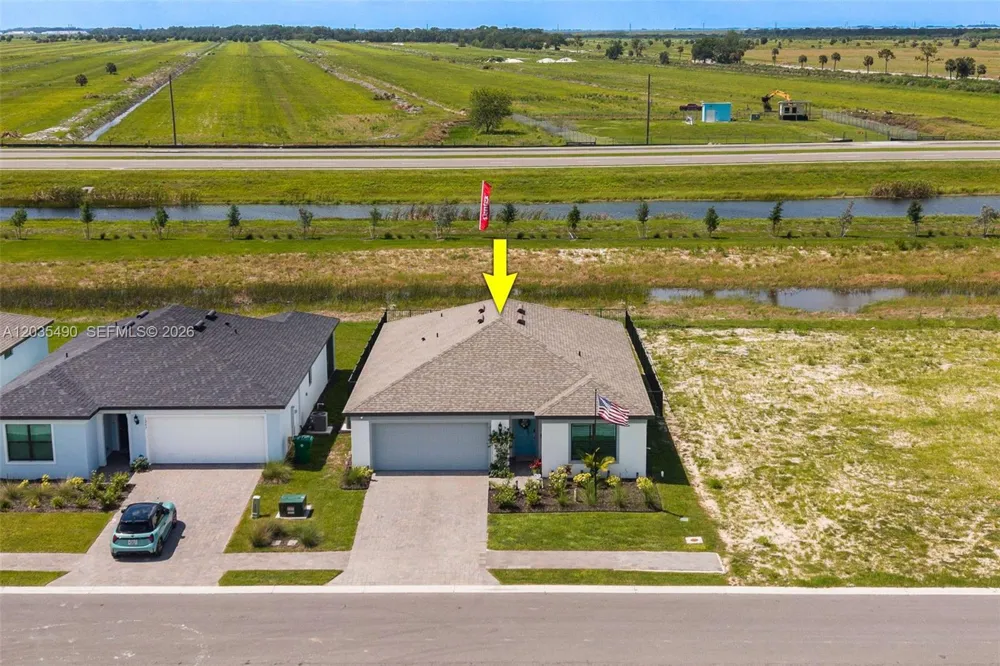 1243 Caloosa Cove Dr La Belle, FL 33935