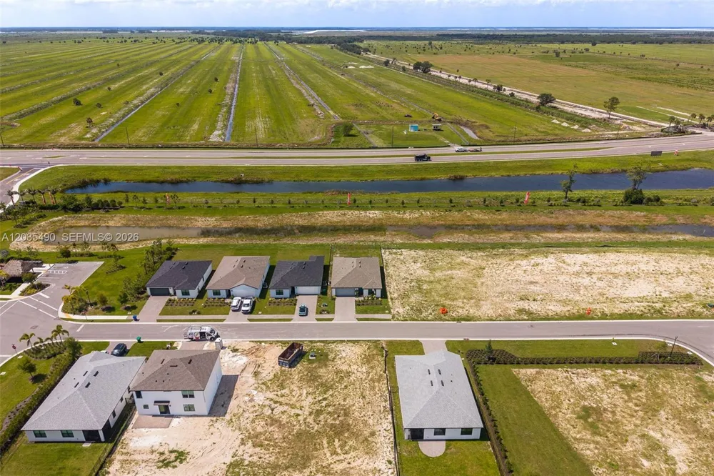 1243 Caloosa Cove Dr La Belle, FL 33935