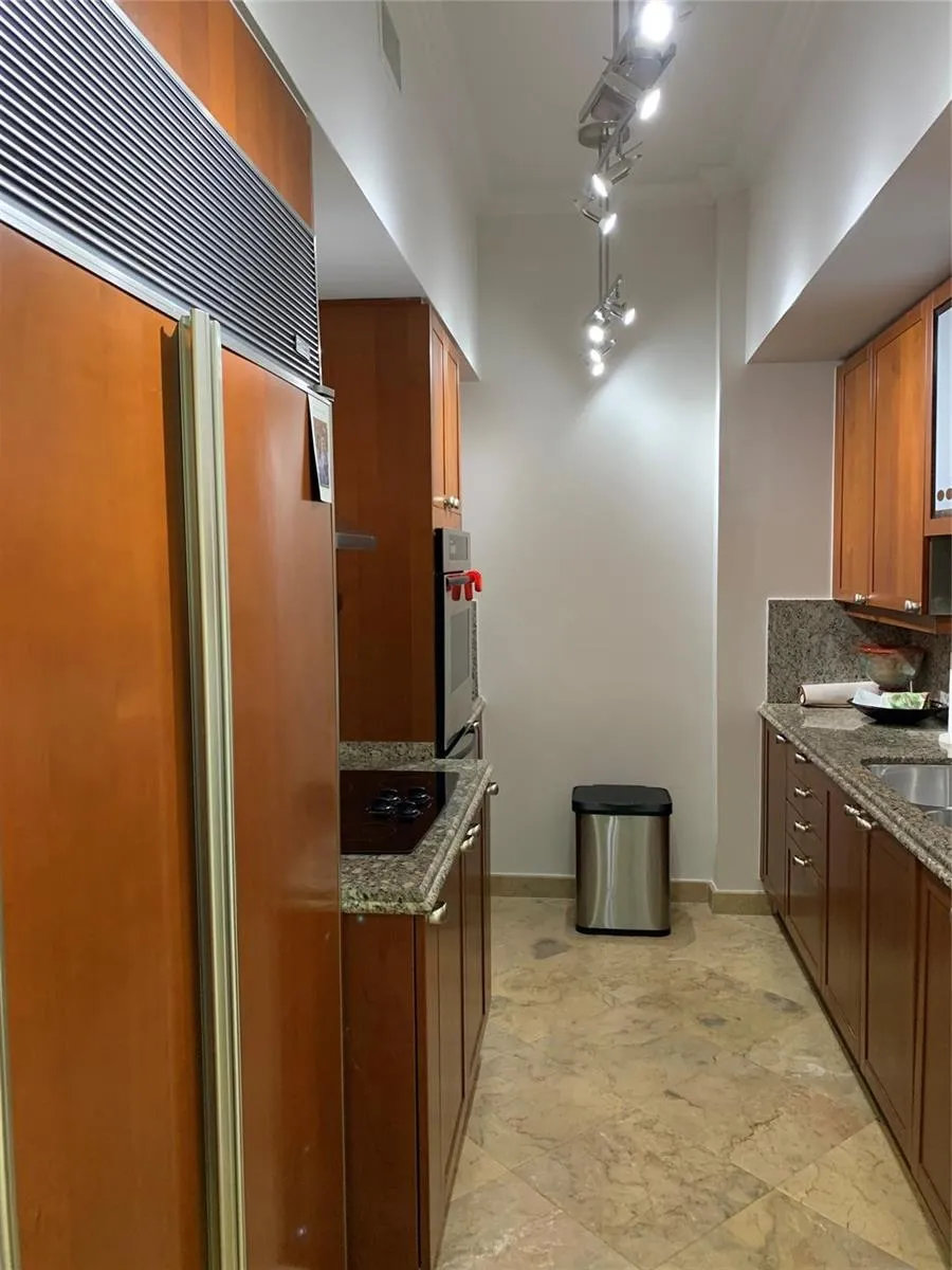 1063 W Hillsboro Mile #115 Hillsboro Beach, FL 33062
