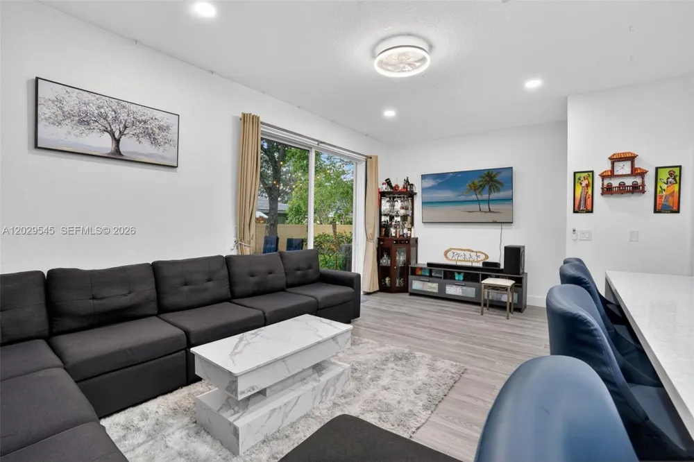 8904 SW 19th St Miramar, FL 33025