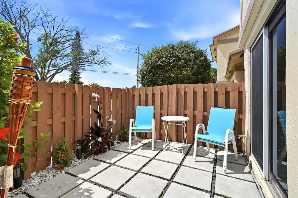 10875 NW 29th Manor #8 Sunrise, FL 33322
