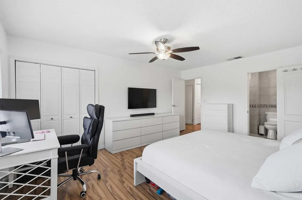 10875 NW 29th Manor #8 Sunrise, FL 33322
