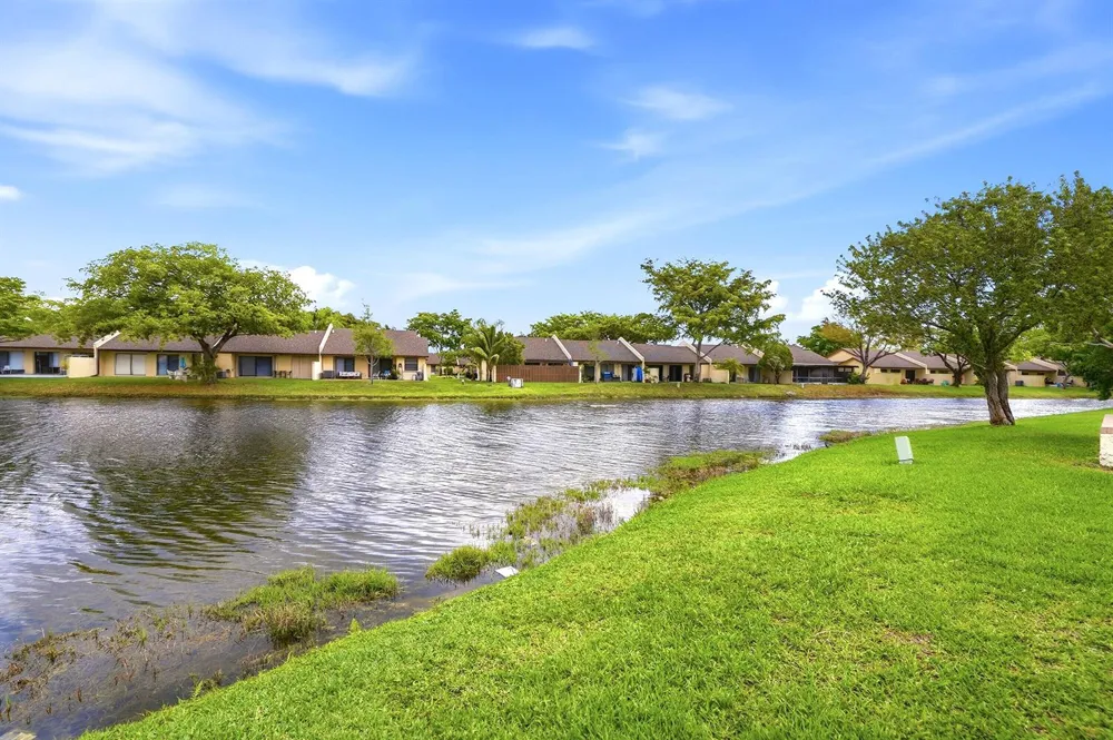 10875 NW 29th Manor #8 Sunrise, FL 33322