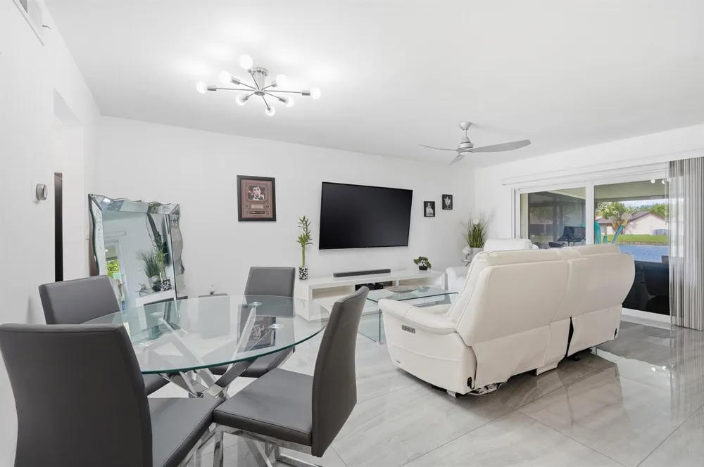 10875 NW 29th Manor #8 Sunrise, FL 33322