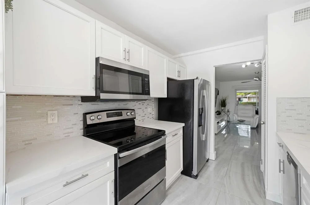 10875 NW 29th Manor #8 Sunrise, FL 33322