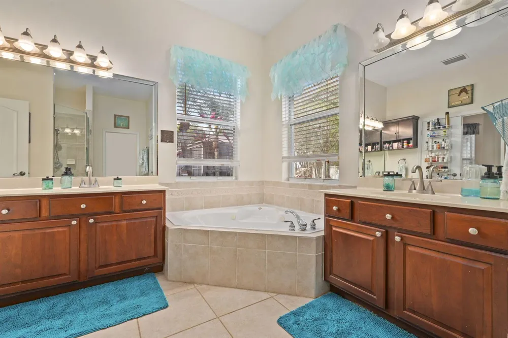 2704 Serenity Circle Fort Pierce, FL 34981