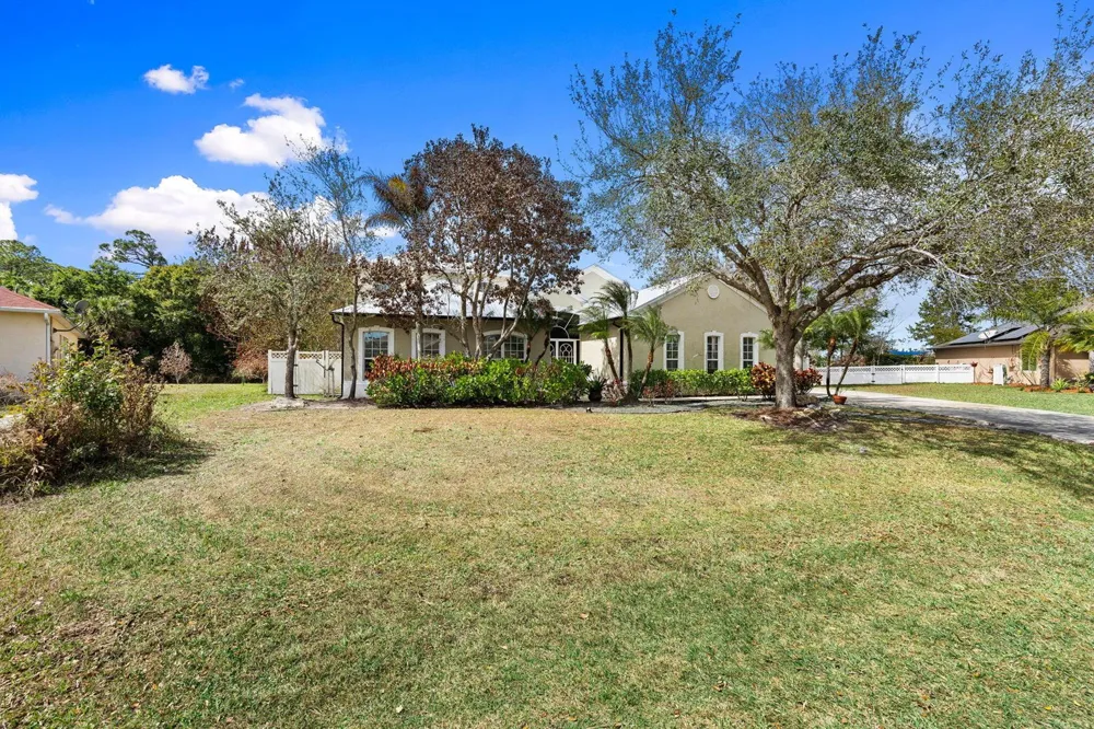 2704 Serenity Circle Fort Pierce, FL 34981